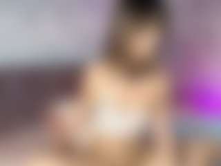 Emylie sexy body's Live Sex Cam Show