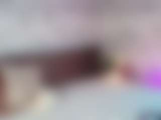 Live cam show with Emylie sexy body - Fingers on CamwithHer