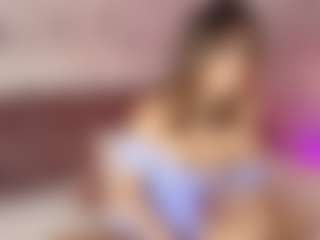 Live cam show with Emylie sexy body - Latina on liverealitysex.com