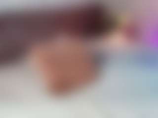 Live cam show with Emylie sexy body - Squirt on friskycurves.com