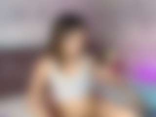 Live cam show with Emylie sexy body - Erotic Dance on Sex Cam Show