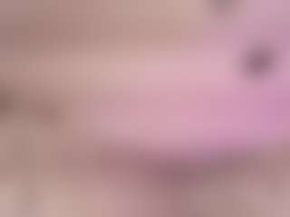 Live cam show with Emylie sexy body - Petite on AdultVida.com