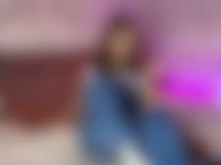 Live cam show with Emylie sexy body - Blonde Hair on StripNow