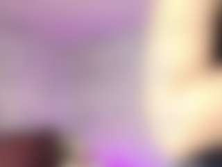 Live cam show with Emylie sexy body - Small Tits on TastyBlacksLive