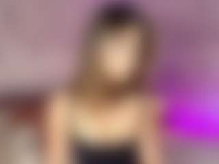 Live cam show with Emylie sexy body - Butt Plug on Camsoda
