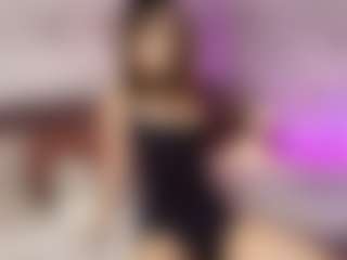 Emylie sexy body's Live Sex Cam Show