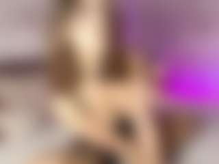 Live cam show with Emylie sexy body - Strip on Camsoda
