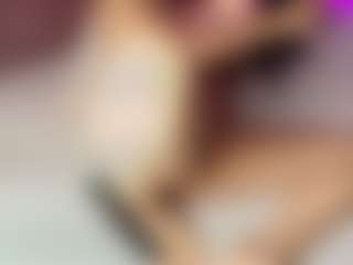 Emylie sexy body's Live Sex Cam Show