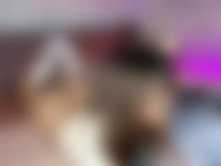 Live cam show with Emylie sexy body - Tease Latina on CamClone