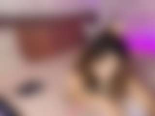 Live cam show with Emylie sexy body - Petite Teen (18+) on Dare Cams