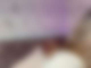 Emylie Sexy Body