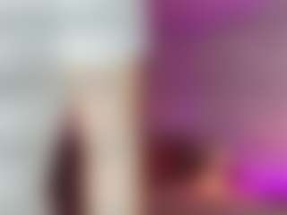 Live cam show with Emylie sexy body - Petite Teen (18+) on Nude Live Now