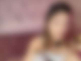 Live cam show with Emylie sexy body - Ass Bouncing on CamClone