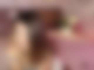 Live cam show with Emylie sexy body - Strip Blonde Hair on livesuperchat.net