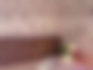 Live cam show with Emylie sexy body - Petite Toys on Gym Cam Girls