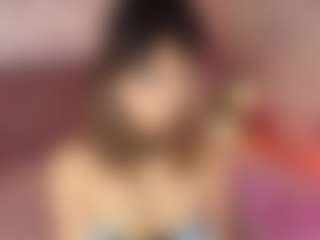 Live cam show with Emylie sexy body - Squirt on fapnchat