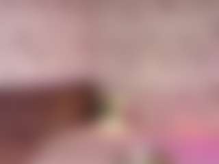 Live cam show with Emylie sexy body - Butt Plug on CamClone