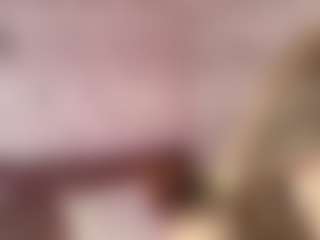 Live cam show with Emylie sexy body - Fingers on Fling VIP Chat