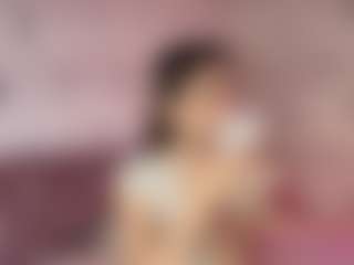 Live cam show with Emylie sexy body - Shaved Pussy on Milfs Live