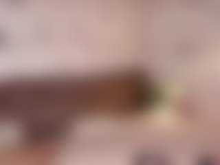 Live cam show with Emylie sexy body - Petite on Livezox