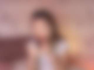 Live cam show with Emylie sexy body - Skinny on Camsoda