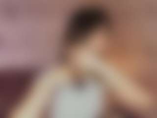 Emylie sexy body's Live Sex Cam Show