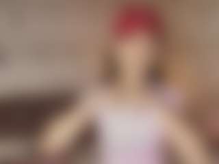 Live cam show with Emylie sexy body - Double Penetration on AdultVida.com