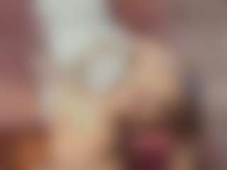 Live cam show with Emylie sexy body - Full Nudity on Uber Horny
