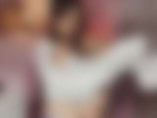 Live cam show with Emylie sexy body - Ass Bouncing on Hubzter Live