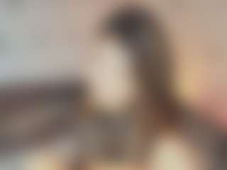 Live cam show with Emylie sexy body - Interactive on Camming Site