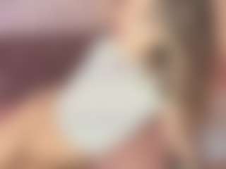 Emylie Sexy Body