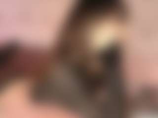 Live cam show with Emylie sexy body - Butt Plug on Camsoda