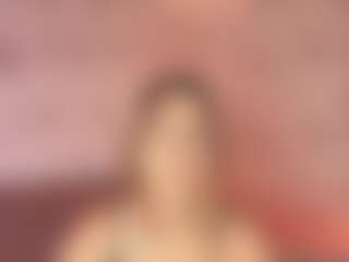 Live cam show with Emylie sexy body - Fingers on SquirtSoMuch