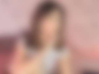 Live cam show with Emylie sexy body - Spy Petite on TeamSkeetLive