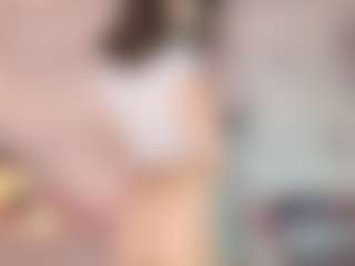 Live cam show with Emylie sexy body - Squirt Teen (18+) on Camming Site