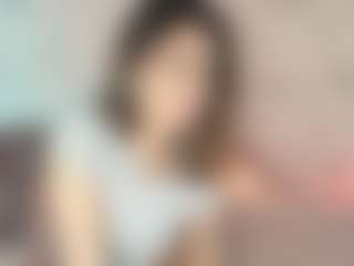 Emylie Sexy Body