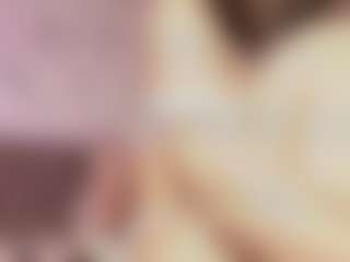 Live cam show with Emylie sexy body - Fingers on Camsoda