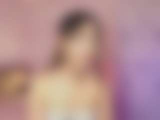 Live cam show with Emylie sexy body - Cute on livesuperchat.net