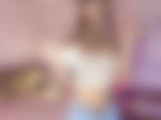 Live cam show with Emylie sexy body - Double Penetration on Camsoda