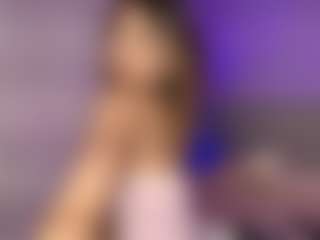 Live cam show with Emylie sexy body - Striptease Teen (18+) on Camsoda