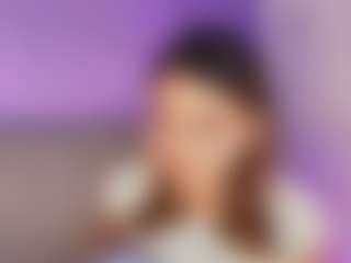 Live cam show with Emylie sexy body - Skinny on madthumbs