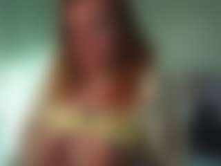 Ameliasweety69's Live Sex Cam Show