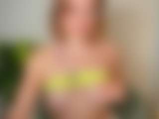 Ameliasweety69's Live Sex Cam Show