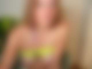 Ameliasweety69's Live Sex Cam Show