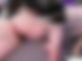 CreepyCrawlyQueen MILF webcam performer live streaming