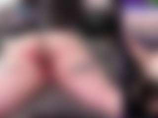CreepyCrawlyQueen's Live Sex Cam Show