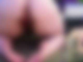 CreepyCrawlyQueen's Live Sex Cam Show