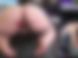 Live cam show with CreepyCrawlyQueen - Big Ass on Gym Cam Girls