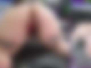 Live cam show with CreepyCrawlyQueen - Gamer Brown Hair on Fling VIP Chat