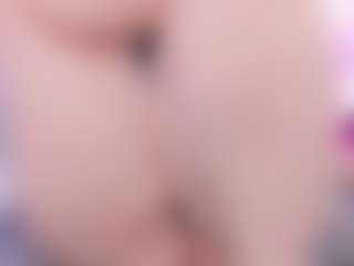 Live cam show with Anette-Cooper - Middle Aged on hrnylive.com